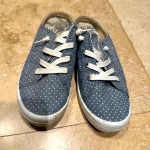 🔥 SALE Roxy 8.5 women shoes blue